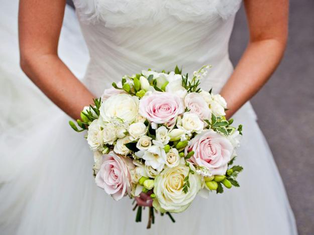 Wedding flowers, bouquets and wedding event venue decor, Flowers By Kate Wright, Horsham, Sussex, South East UK