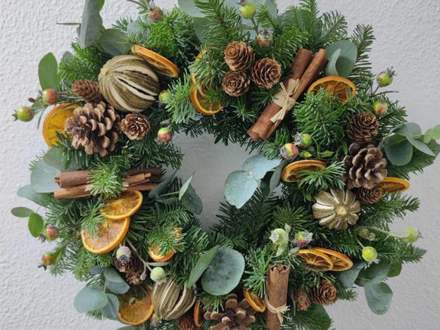 Christmas flowers workshop, Horsham Sussex